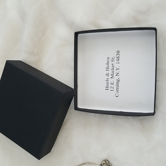 Alex and Ani Queen's Crown bracelet with box - Picture 12 of 13